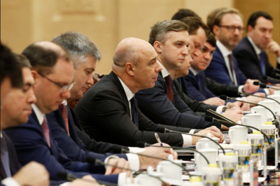 Правительство пресекает работу "мобильного" канала по обналичиванию похищенных средств