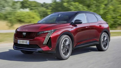 В России стартовали продажи Peugeot 4008 2025 с 170 л.с. и "автоматом" за 3,99 млн рублей