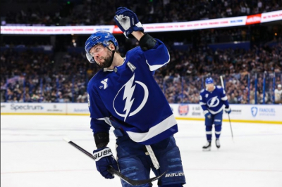 Никита Кучеров забивает победный гол в овертайме матча НХЛ &quot;Тампа&quot; – &quot;Вегас&quot;