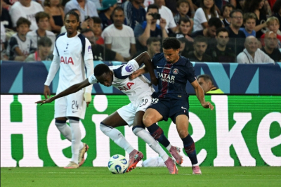 ПСЖ побеждает "Тоттенхэм" в Париже, несмотря на три пропущенных гола