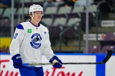 Ванкувер расторг контракт с челябинским форвардом, не продержавшимся в команде и трёх месяцев