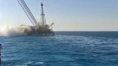 Четыре человека погибли при затоплении буровой установки в Суэцком заливе