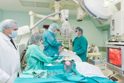 Столичные врачи спасли жизнь мужчине с переломами шейных позвонков